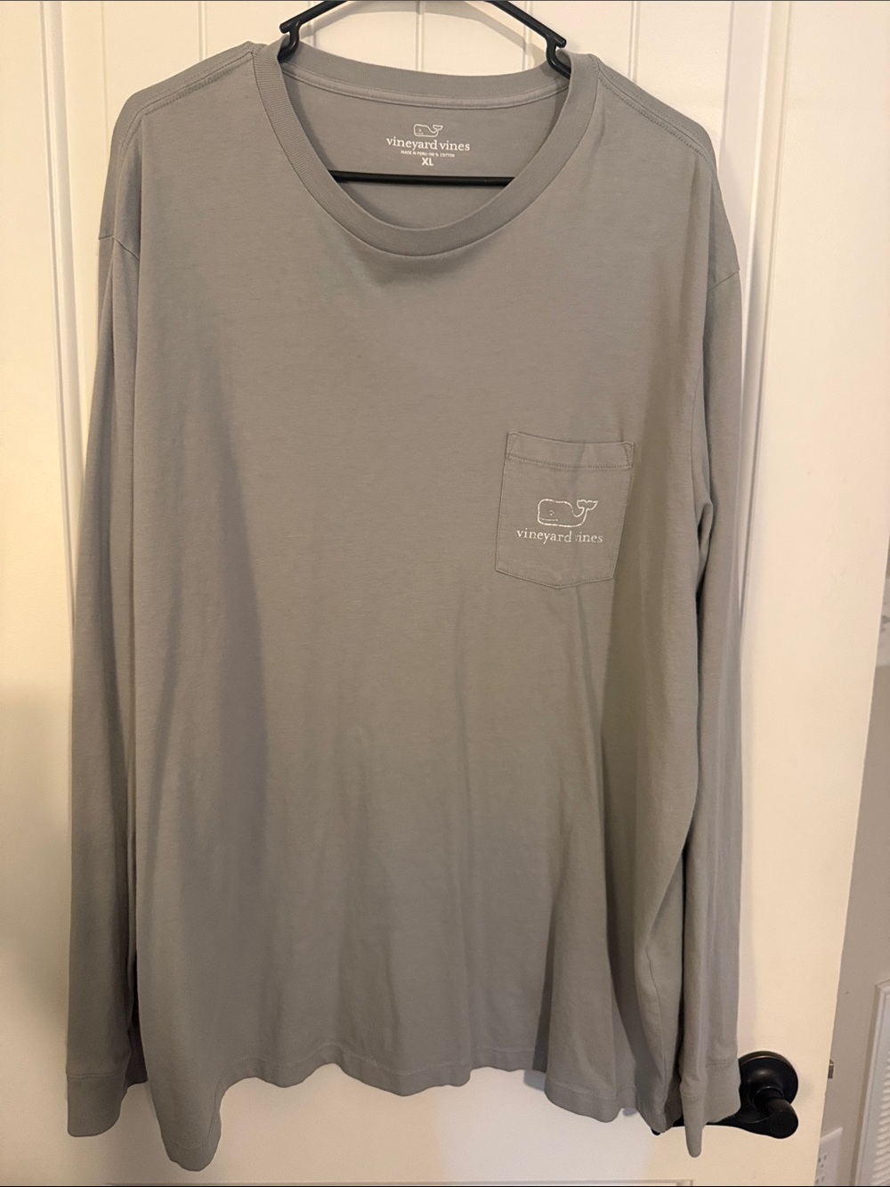 Vineyard Vines Men’s Long-Sleeve Pocket Tee — gray LIKE NEW!!